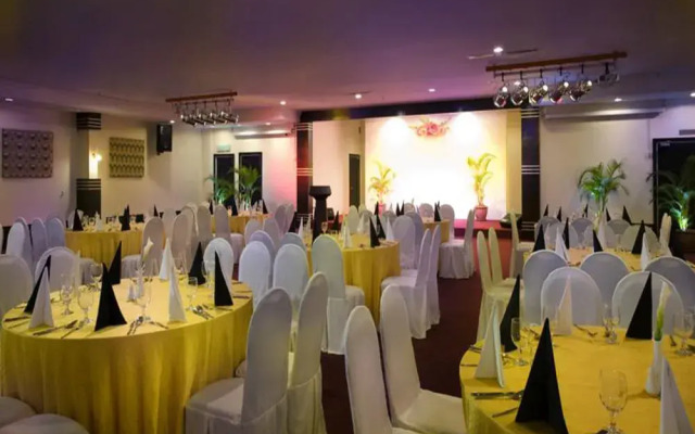 TF Riverside Hotel
