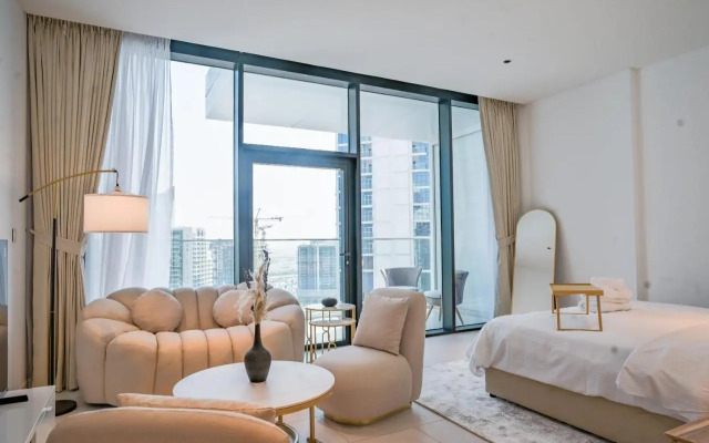 KeyHost - Classy 1BR Canal View - Business Bay - K1790