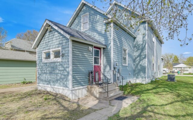 Modern Casselton Vacation Rental: 22 Mi to Fargo!