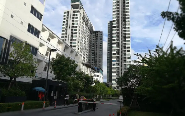 The Base Central Pattaya by Avi