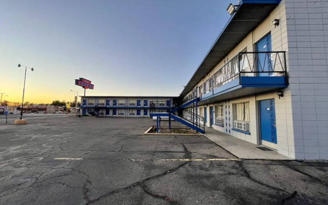 Capital O Budget Inn Ontario I-84