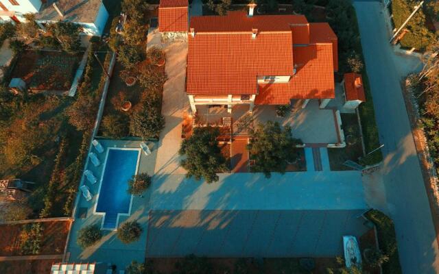 Apartments Nikaia