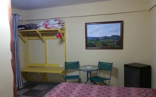 Hostal Sr.Handy Santalla