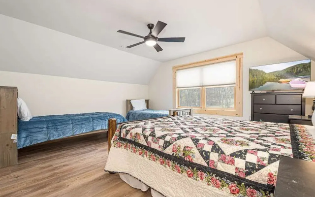 John's Place by Taylor Made Deep Creek