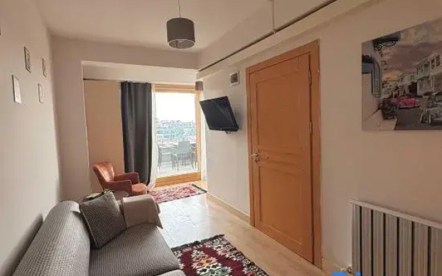 Taksim Square-1BR Rooftop Deluxe Suite 07