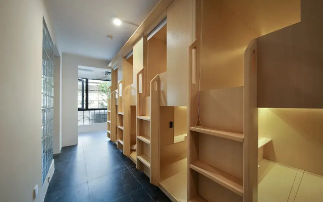 WEFLOW Hostel