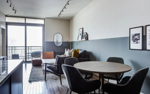 Domio Downtown Luxurious 2BR Gym/sauna