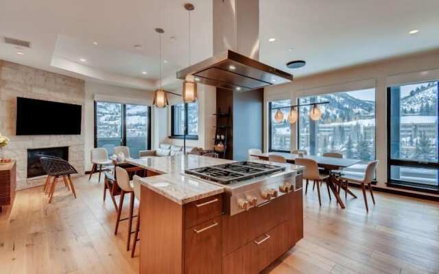 Vail Lion 1 Bedroom Mountain Vacation Rental Just Steps From the Eagle Bahn Gondola