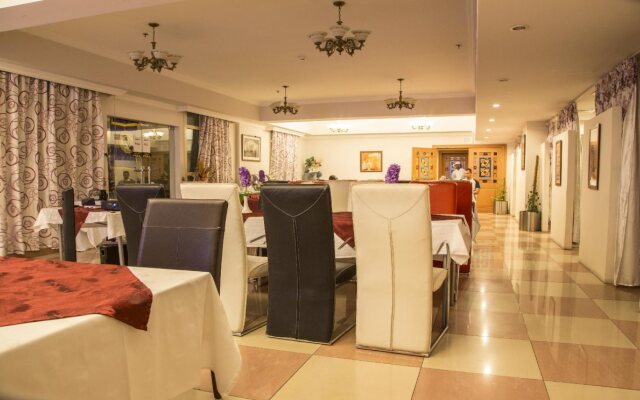 Le Park Hotel
