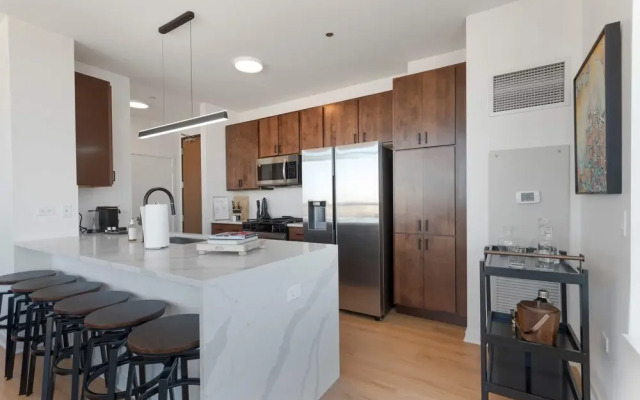 West Loop Group Retreat 2 Penthouses Balconies