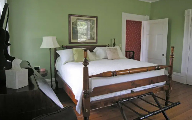 Delano Homestead Bed & Breakfast