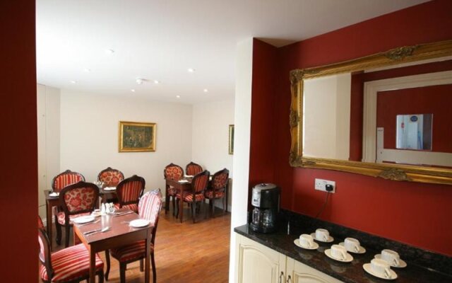 Highclere Hotel
