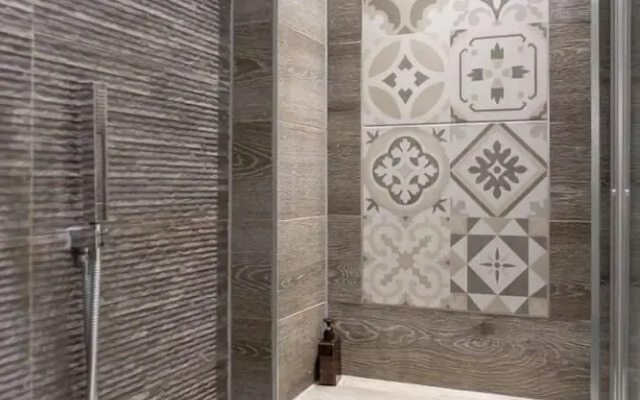 Luxury West End Apt. W/ Private Patio & Parking!
