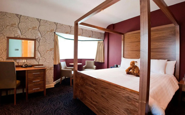 The Dog and Doublet Inn