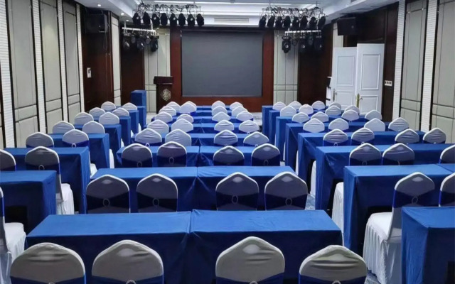 Royal Holiday Hotel (Wuyan Military District Headquarters Branch)