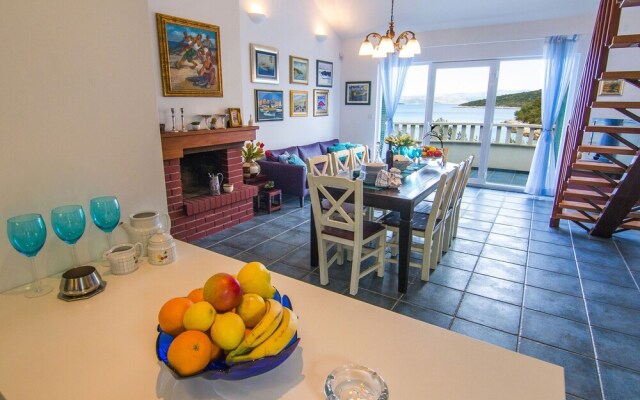 Stunning 7-bed Villa in Maslinica With Pool