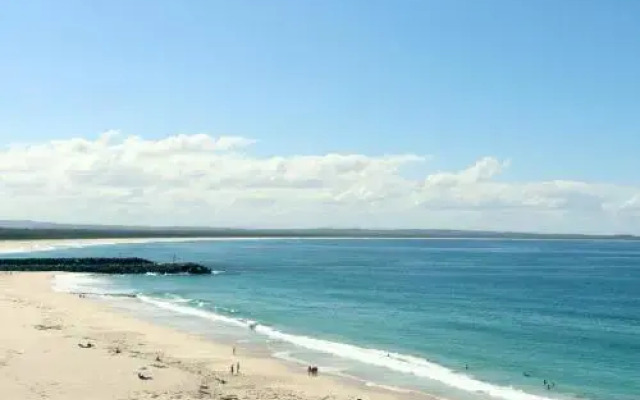 Oceanic 28 - On The Beach!