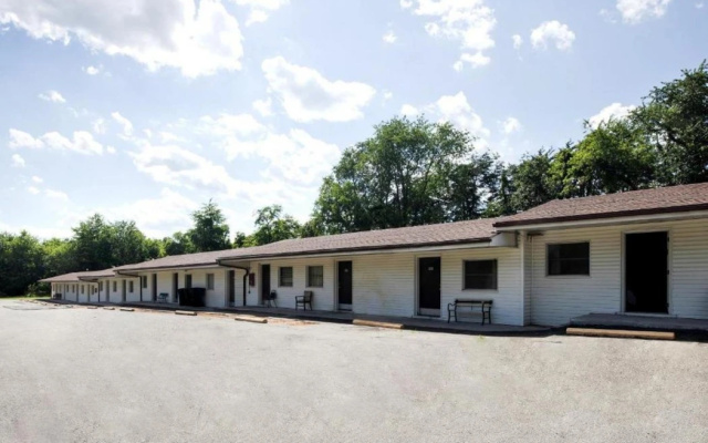 Hotel Salem-Roanoke I-81 by OYO Rooms
