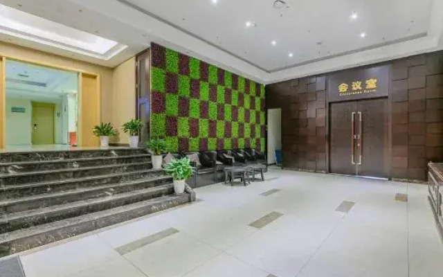 Bolaihua Hotel Wuhan Guanggu