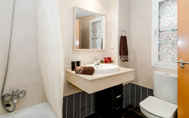 PC-Comfy 2 bedroom apt center Estepona
