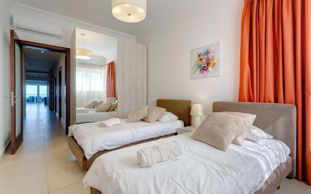 Waterfront LUX APT inc Pool, Sliema Upmarket Area