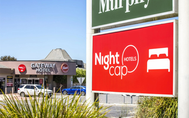 Nightcap at Gateway Hotel