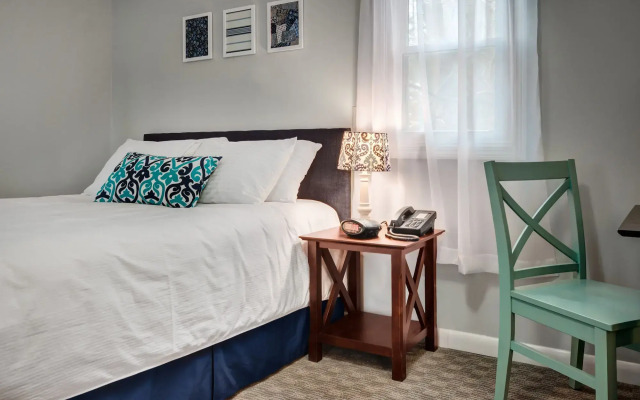 Kittery Inn and Suites