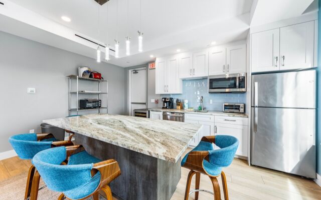 Beach House Residence by Beachside Mgmt