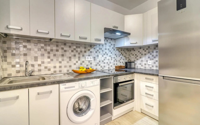 Cozy 3-bedrooms flat, main square and beachfront