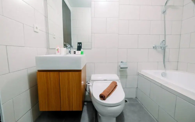 Simply 2BR Lexington Apartment