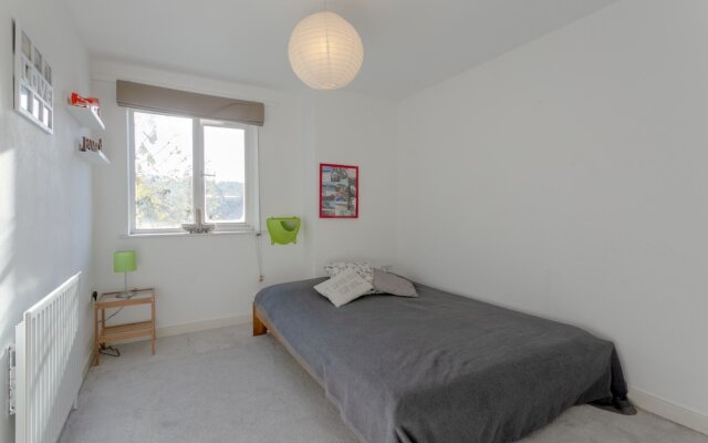 2 Bedroom Apartment With Balcony in Nunhead