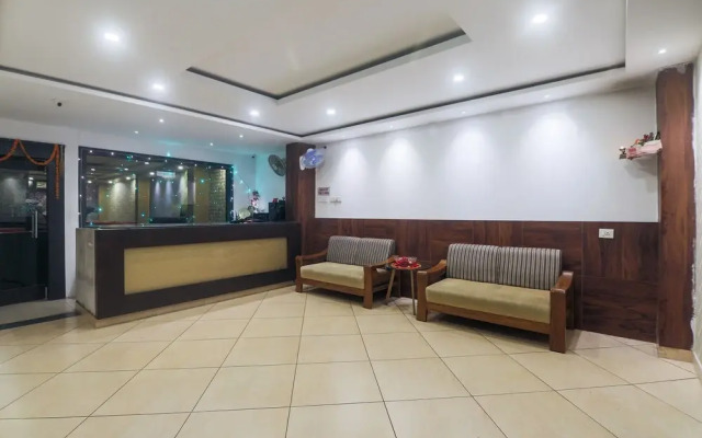 Oyo 23403 Hotel Rashmi