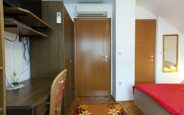 Rooms & Apartments Jana