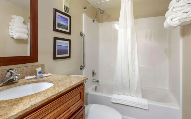 Comfort Inn & Suites Rochelle - DeKalb