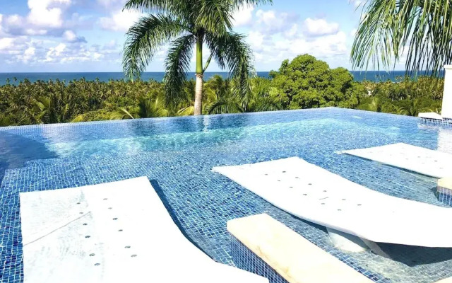 Modern 7 Bedrooms Villa on Private Beach Access