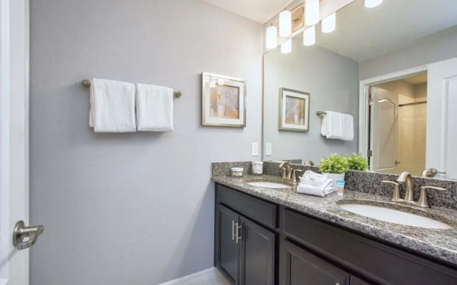 Storey Lake 4 Bedroom Townhome w Splashpool - 1629ST