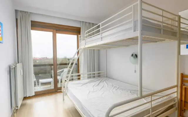 Apartment With Spacious Living Room