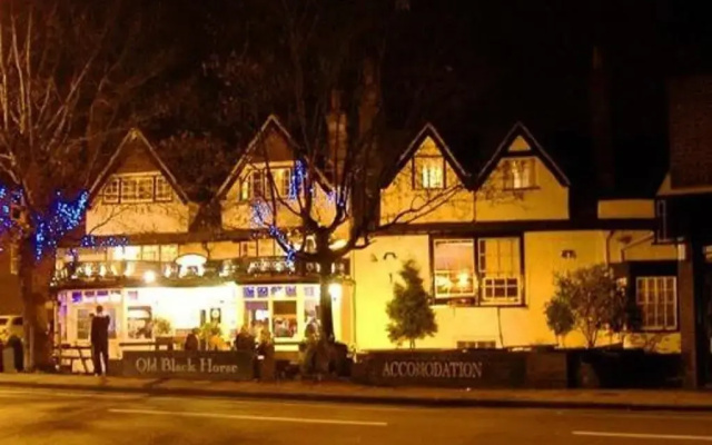 The Old Black Horse - Inn
