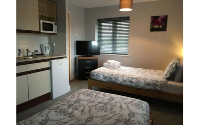 T & J Motel