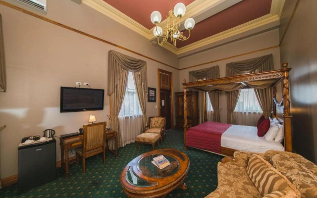 Denison Boutique Hotel