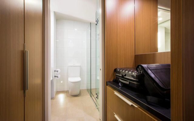 Hotel Indigo Melbourne on Flinders by IHG