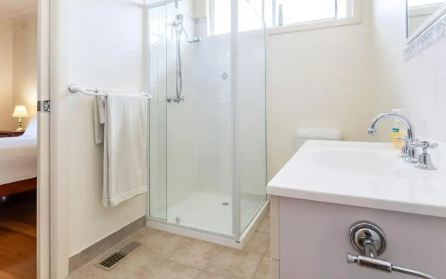 Renovated Beach Beauty - Rosebud