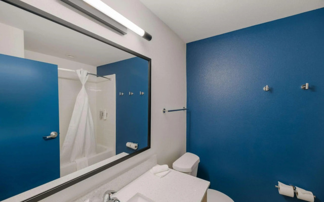 Spark by Hilton Midland South