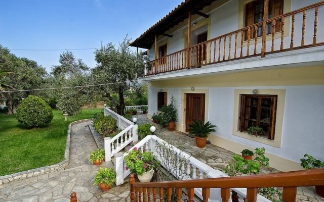 Skopelos Sunny Daze - Fully Equipped Master Suite