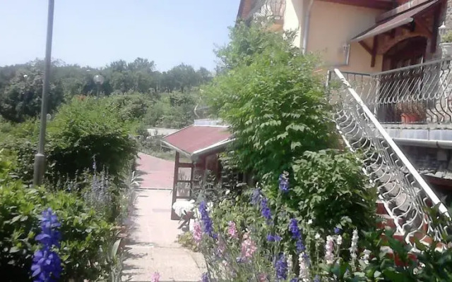 Apartmanház Klára