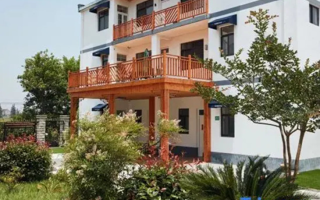 YiJiang ChunShe Guesthouse