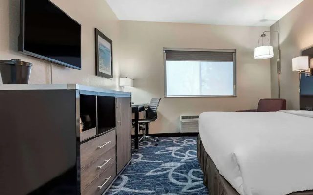 Comfort Inn & Suites Liverpool - Syracuse