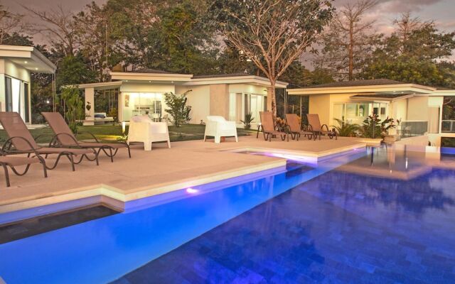 Adeluna Luxury Ocean View Villas