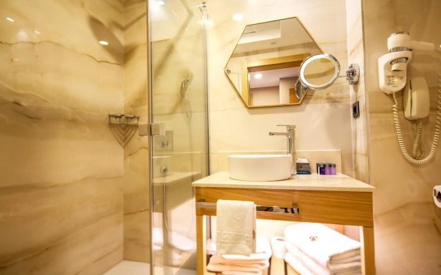 Lale Hotel