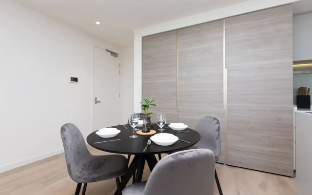 The Lively City 2bed 2 Bath APT @footscray